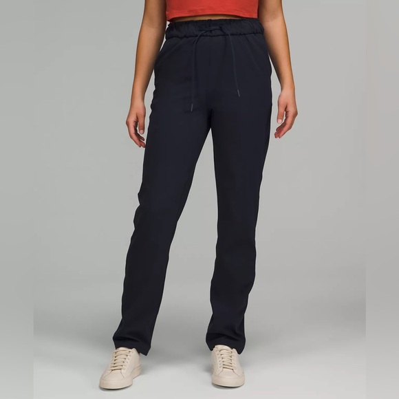 Lululemon Tapered-Leg Mid-Rise Pant 7/8 Length
Luxtreme - Picture 7 of 9